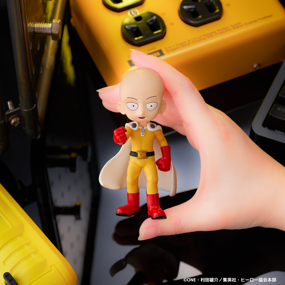 Amazon.co.jp: ワンパンマン サイタマ 1/6 完成品フィギュア